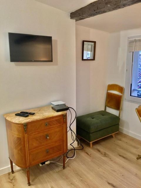 Appartement Petit cocoon rénové avec vue sur les toits d'Aix en Provence à Aix-en-Provence Extérieur photo